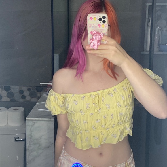 Yellow off shoulder top - Picture 3 of 3